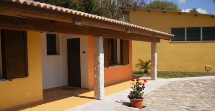 Agriturismo Usurtala Orani Екстер'єр фото