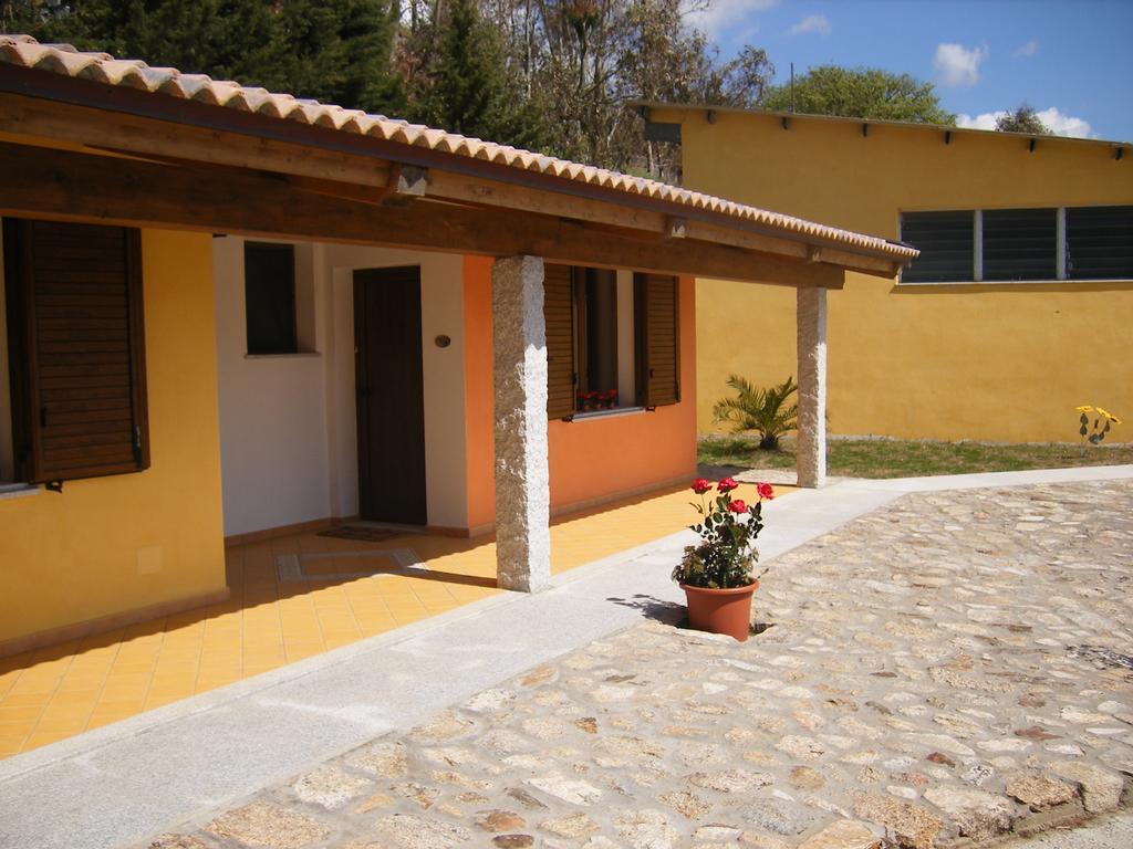 Agriturismo Usurtala Orani Екстер'єр фото